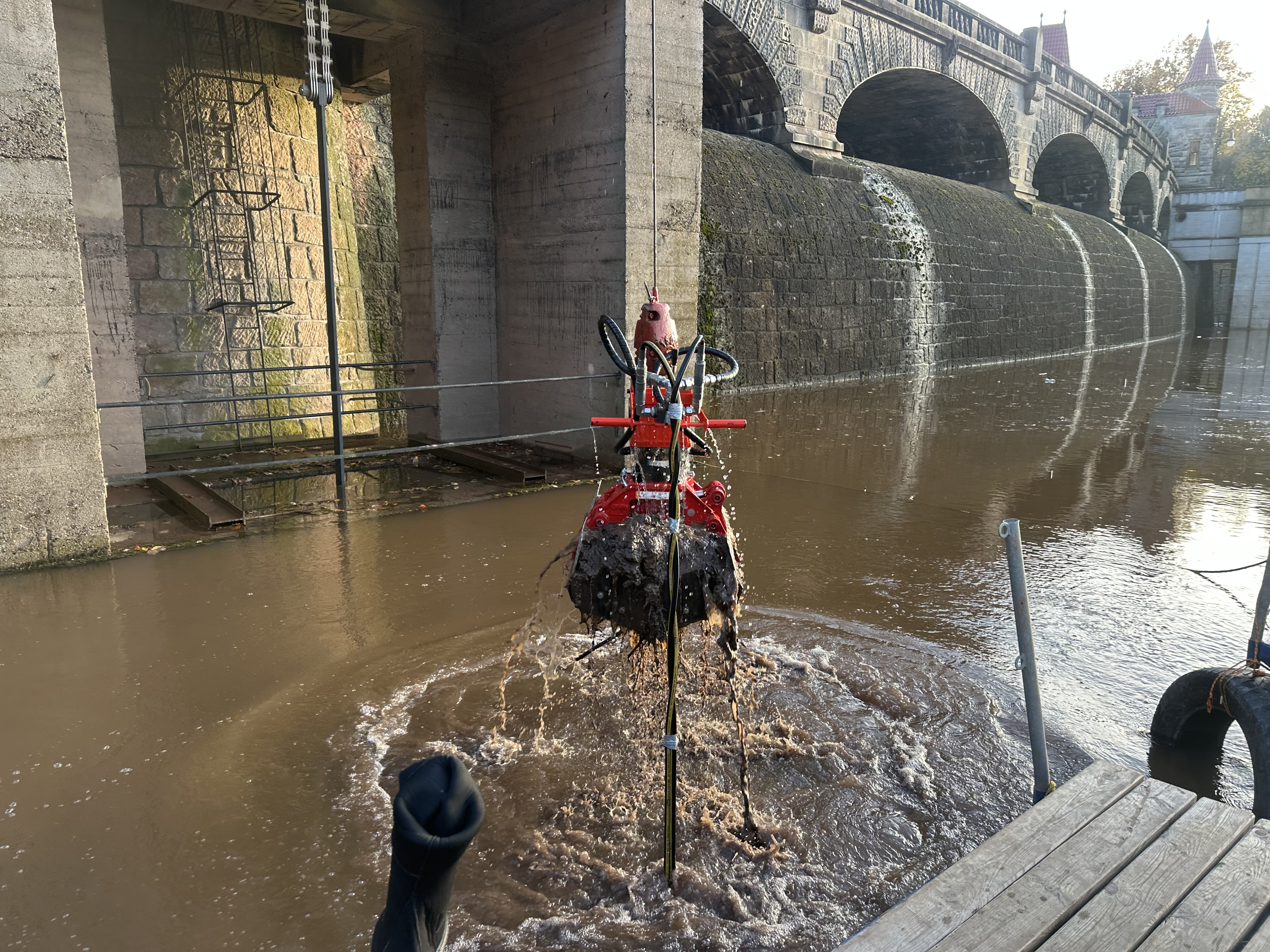 Těžba zahrnovala rovněž drobnější naplaveniny
